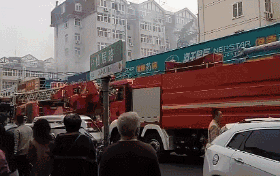 突發(fā)！青島一居民樓發(fā)生爆燃！已造1人死亡，7人受傷！3公里外有震感…