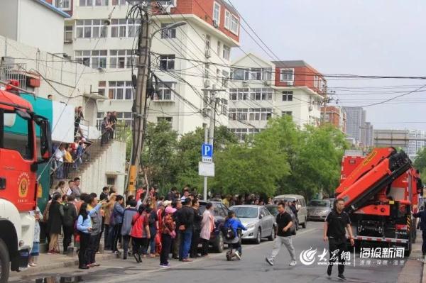 突發(fā)！青島一居民樓發(fā)生爆燃！已造1人死亡，7人受傷！3公里外有震感…