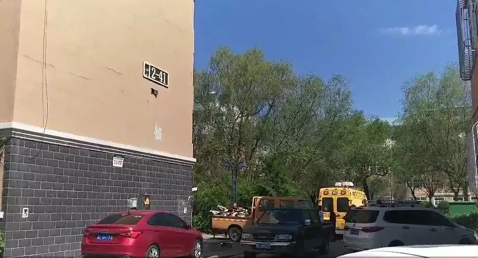 今晨，大慶經(jīng)五街2-41號樓二單元一樓發(fā)生燃氣爆炸！