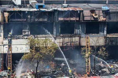 煤氣罐有沒(méi)忘關(guān)閥門？ 爆燃事故給餐館沉重警示