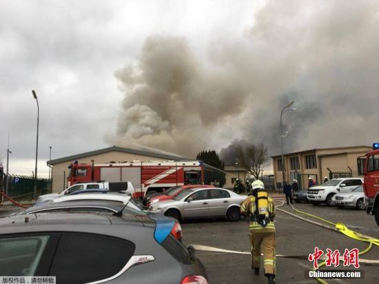  當(dāng)?shù)貢r(shí)間12月12日，奧地利鮑姆加騰一座大型天然氣站發(fā)生爆炸，數(shù)人受傷。